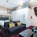Guestready - Artist Loft With A Vertical Garden